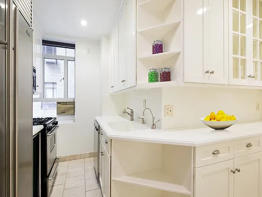 Sold by Sotheby's International Realty | media 4