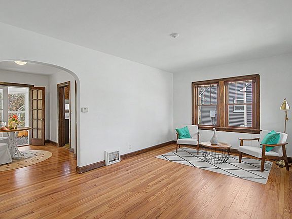 5th image of 2163 10th Street Pl
