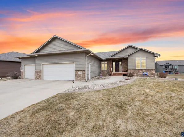 410 Penny St, Tea, SD 57064