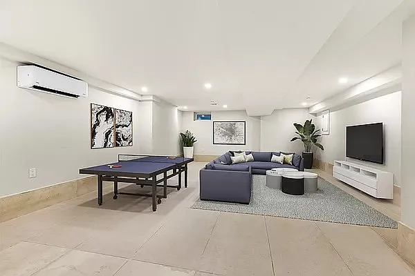 Rented by Douglas Elliman | media 15
