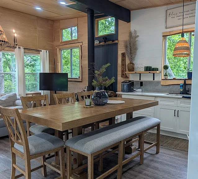 Kitchen/Dining area