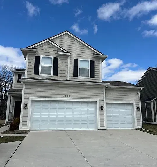 2323 E Maple Rd — Photo 1