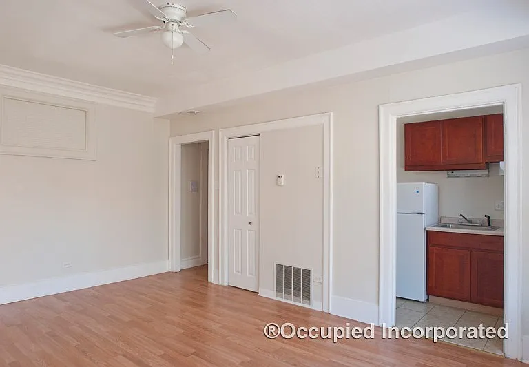 5206 S Harper Ave #104 — Photo 2