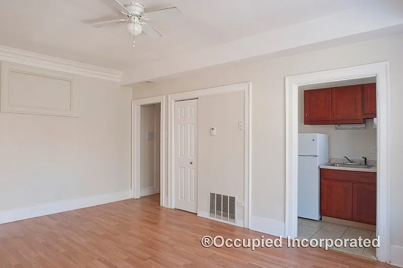Building Photo - 5206 S Harper Ave #304