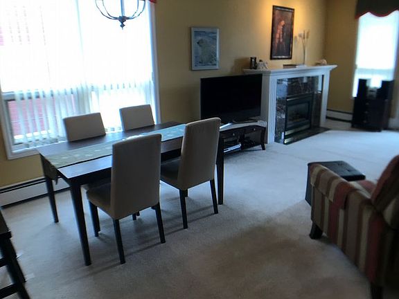 4th image of 10101 Morrison St #209