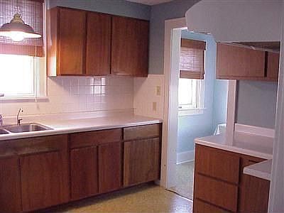 4th image of 1037 E Maple Ave