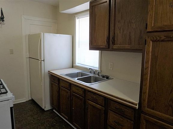 4th image of 1100 Burnett St APT 1