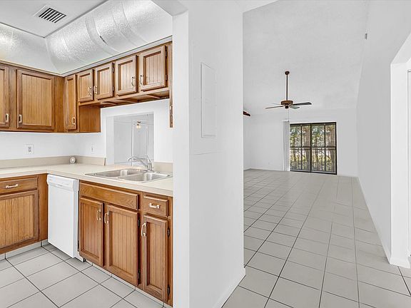 3rd image of 2435 SW 22nd Avenue #2030