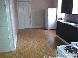 924 W Goodwin St, Pleasanton, TX 78064