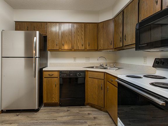 5th image of 1935 N Lincoln Ave #406