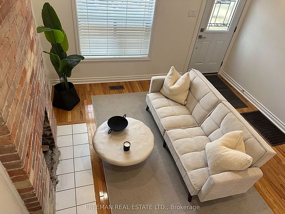 4th image of 37 Grant St