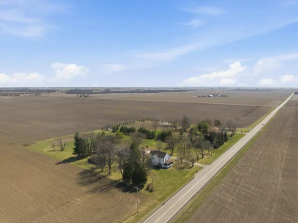 12347 N 400 East Rd, Stanford, IL 61774