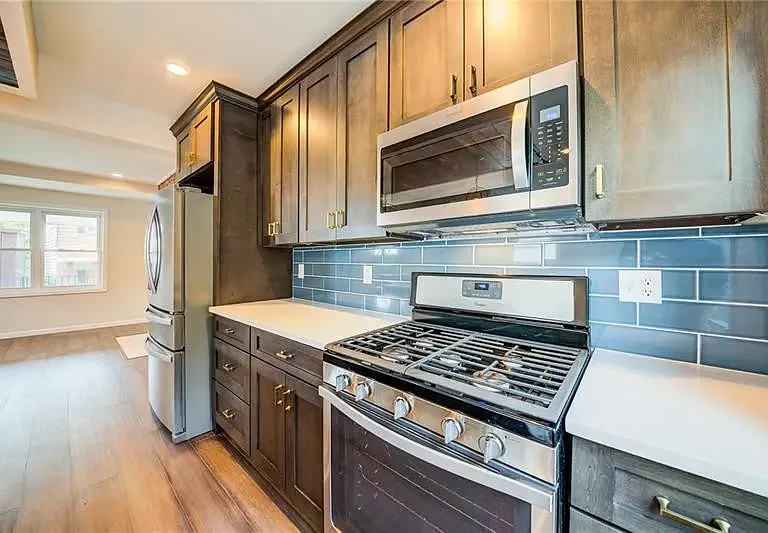 105 Southern Ave — Photo 4