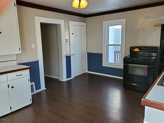 5th image of 915 Slayton Ave