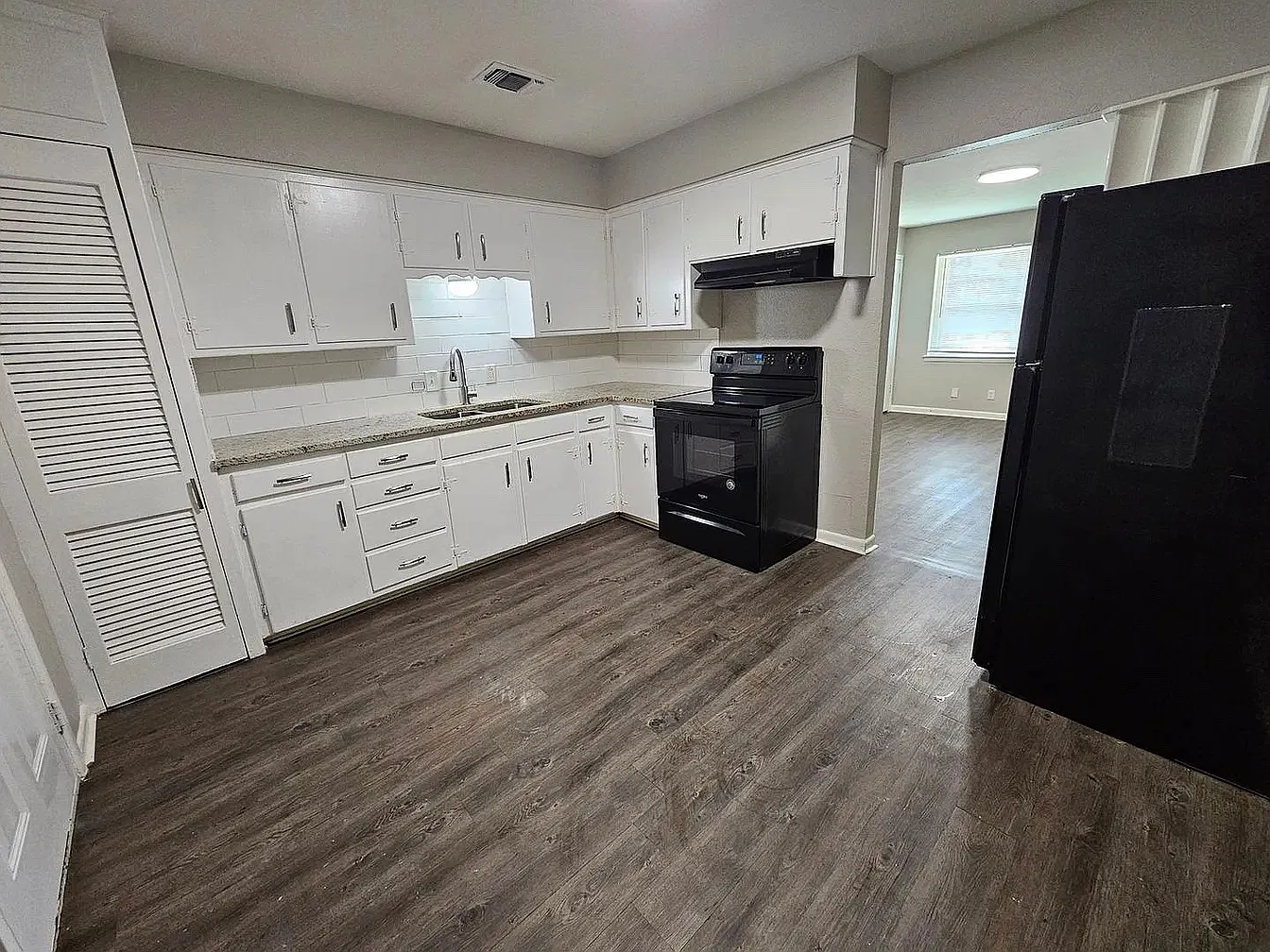 2 bed, 790 sqft, $1,400 — Photo 2