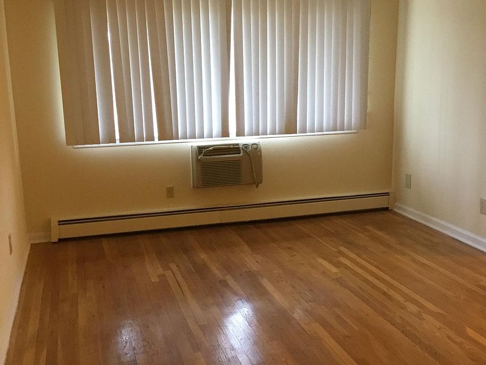 1st image of 400 Broughton Ave