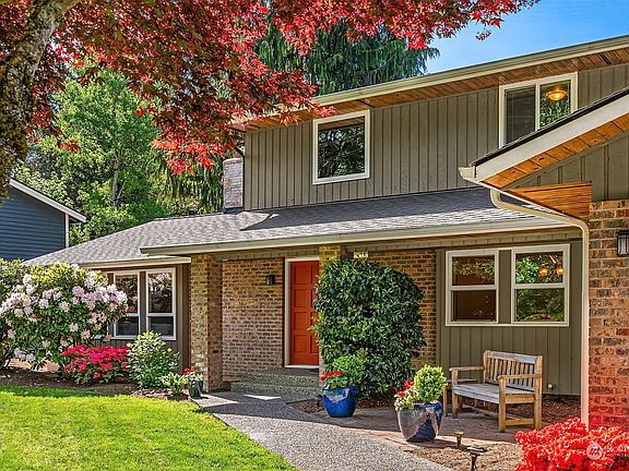 3rd image of 4033 NE 205th Street