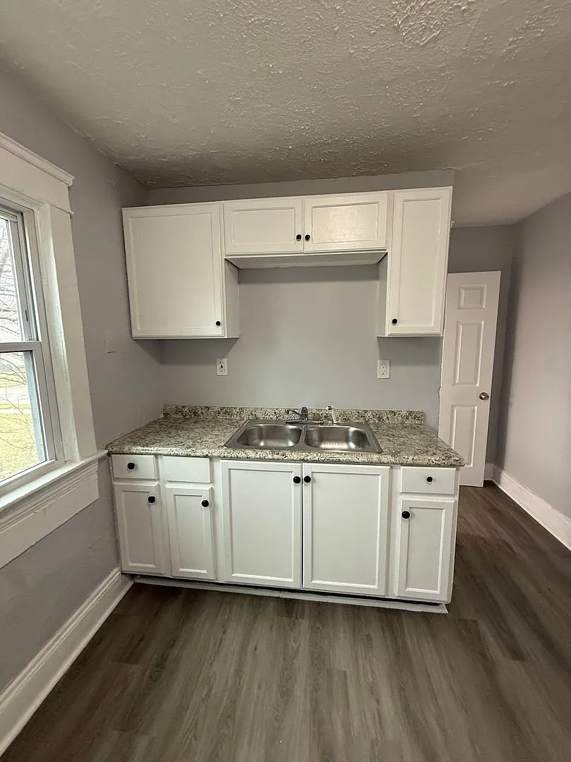 3bd Single Section 8 — Photo 3