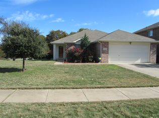 1451 Hedgewood Trl, Fort Worth, TX 76112