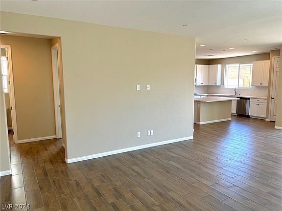 5th image of 123 Orchestral Ln