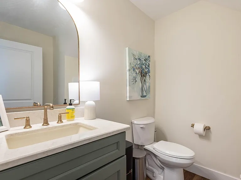 1270 E Short St — Photo 28