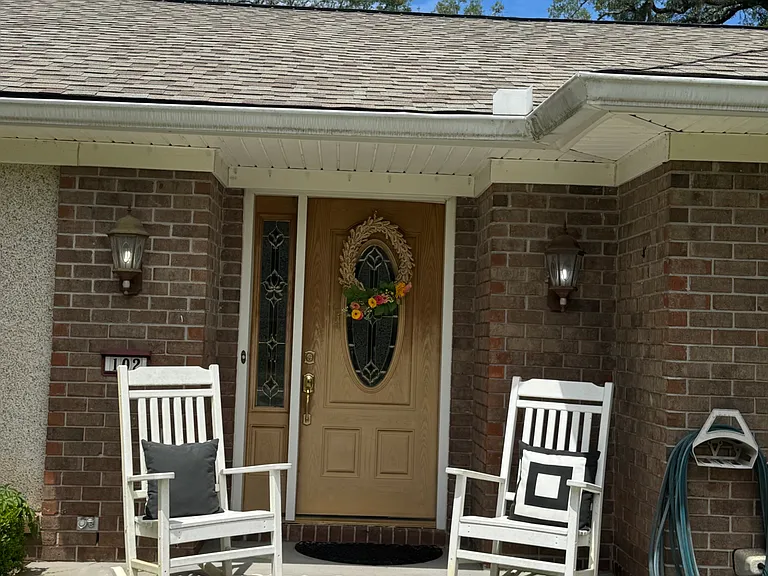 102 Montford Rd — Photo 2