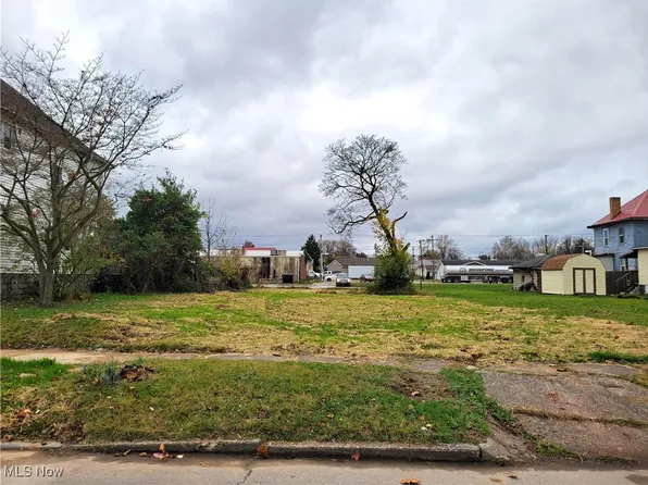 2307 Lynn St, Parkersburg, WV 26101