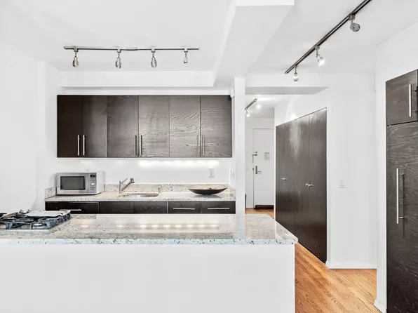 43 West 61st Street image 5 of 8