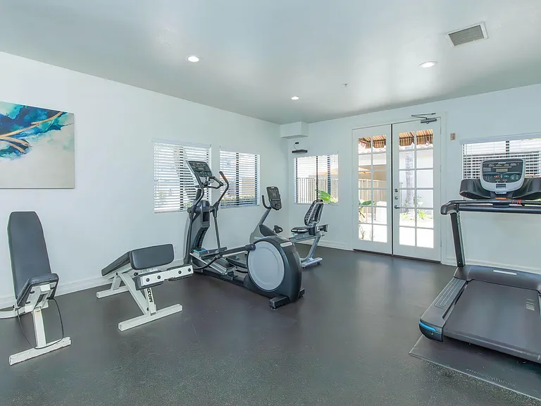 Glenoaks Terrace Apartments — Photo 6
