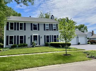 2334 Brookway Dr, Geneva, IL 60134