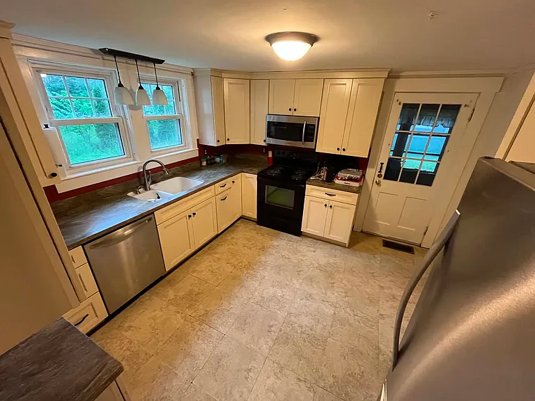 246 King St — Photo 18