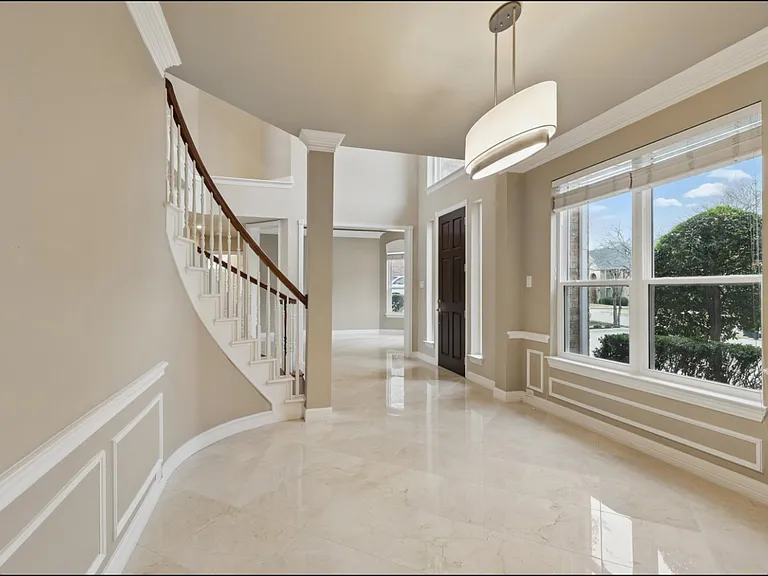 727 Ashleigh Ln — Photo 30