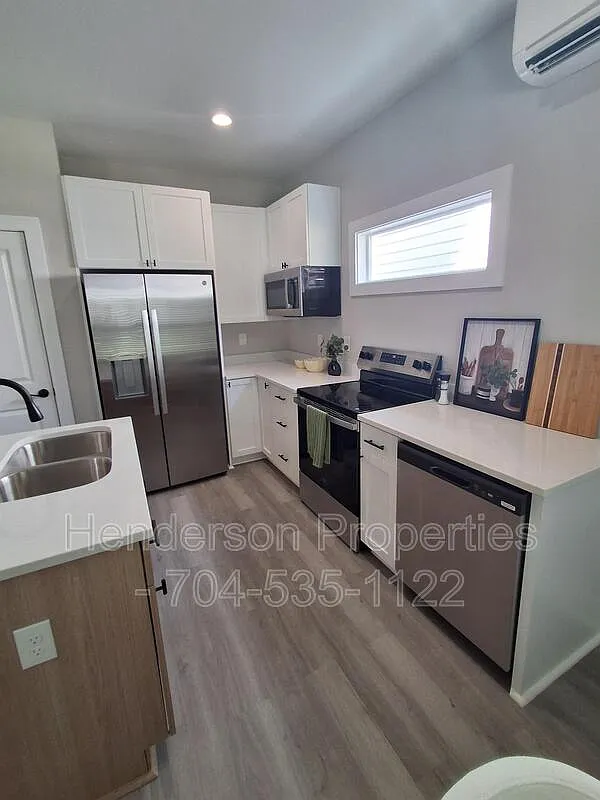 2 bed, 2.0 bath, 1052 sqft, $1,750 — Photo 4