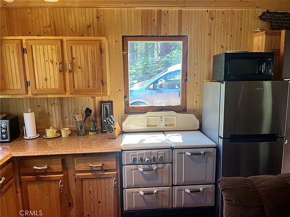 2nd image of 41 Stetson Creek Trl