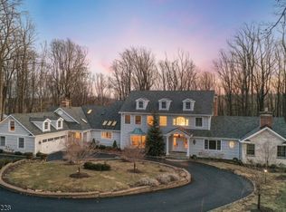78 Carriage House Rd, Bernardsville, NJ 07924