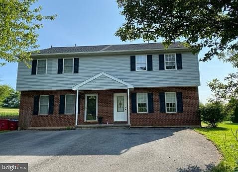 1st image of 202 Carriage Dr