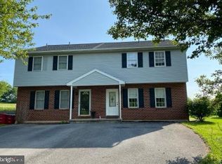 202 Carriage Dr, Wernersville, PA 19565