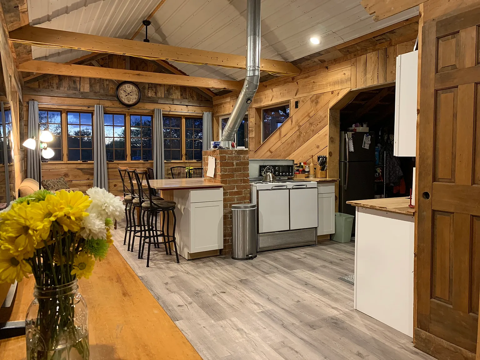 903 Lead Ave SW — Photo 1