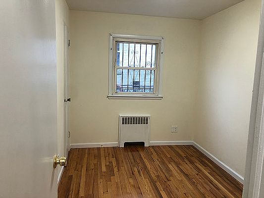 3rd image of 25-18 95th St #1