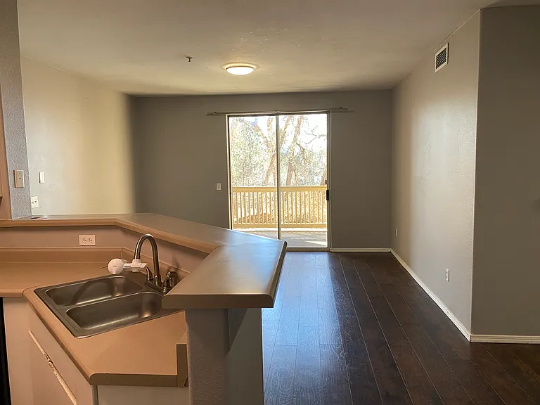 Kitchen/ Living room