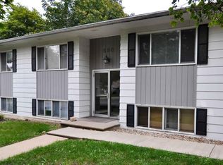 599 7th St, Marion, IA 52302
