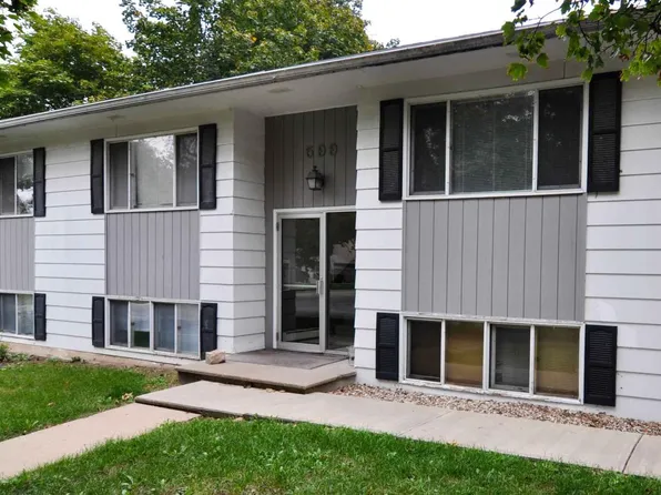 599 7th St, Marion, IA 52302