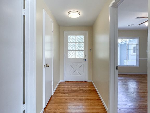 3rd image of 1422 E Rowland Ave
