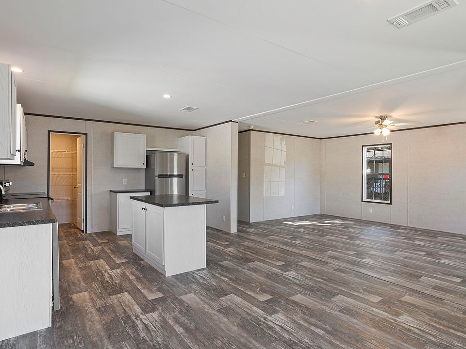 2nd image of 341 Robin Ln #341RO