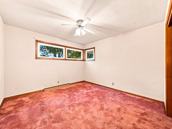 5th image of 914 Murphy Dr