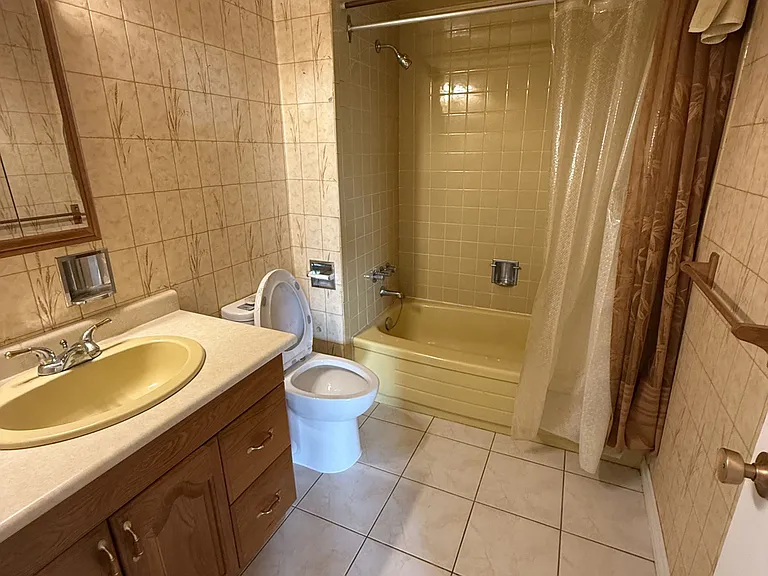 214 Fairglen Ave #REAR — Photo 7