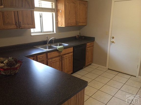 3rd image of 6 Glenroyal Ct