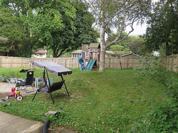 5th image of 1504 Division St
