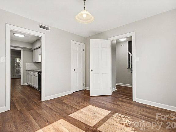 4th image of 2705 N Center St APT 2
