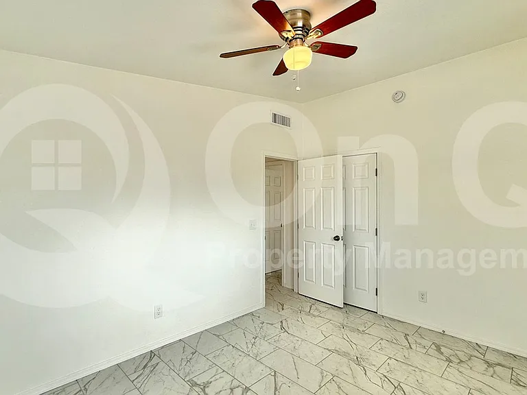 741 E Erie St #1 — Photo 8